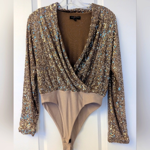 Spazio Cinque Shimmer V Neck Sequin Gold Bodysuit Italian made -BNWOT size Small - Picture 1 of 6